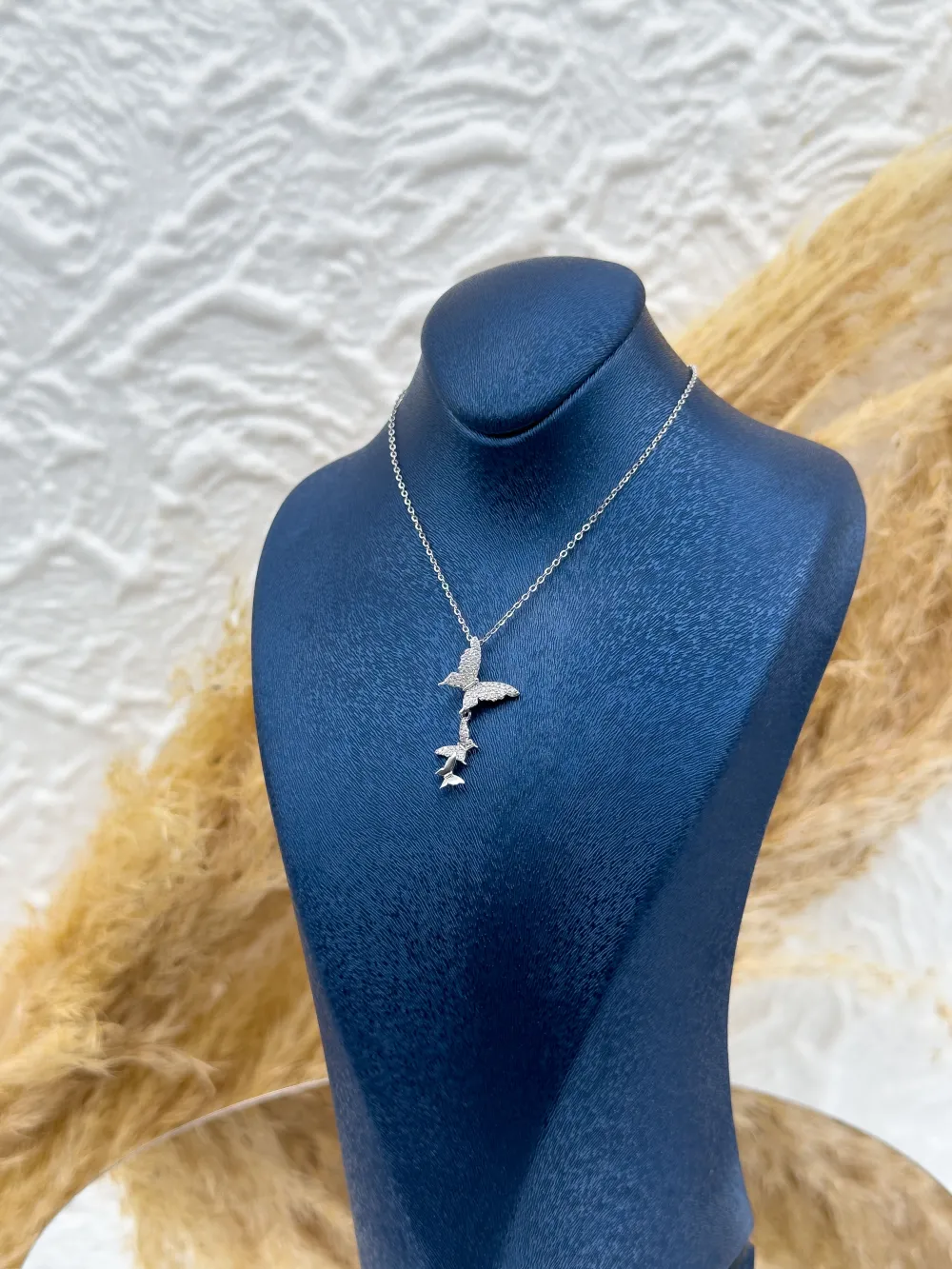 925 Ayar Gümüş Uçuşan Kelebekler Kadın Kolye – Özel Tasarım, Zarif Hediyelik